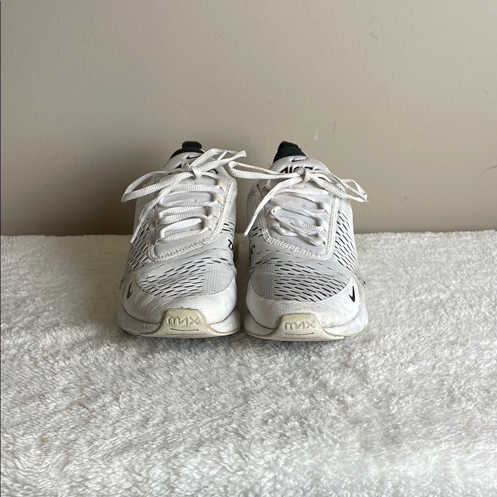 Nike Air Max 270 Women's 10 White Athletic Running Low Top Lace Up Casual Shoes